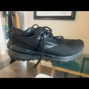 Brooks Adrenaline Running Shoes 9.5